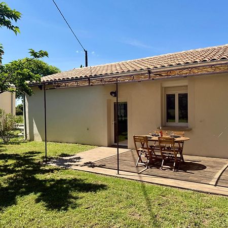 Maisonnette Avec Petite Foret Valréas Extérieur photo